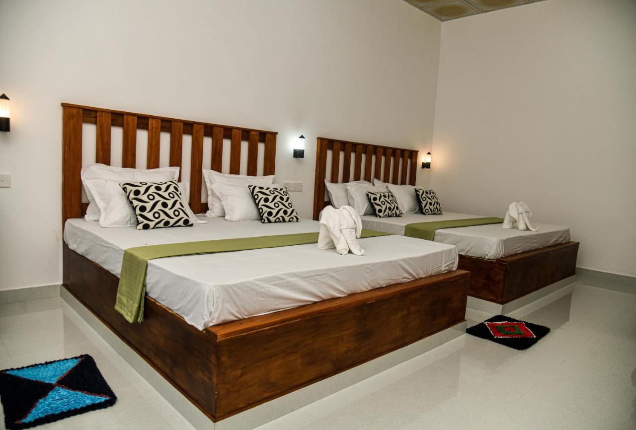 Hotel Clay House Udawalawe Esterno foto